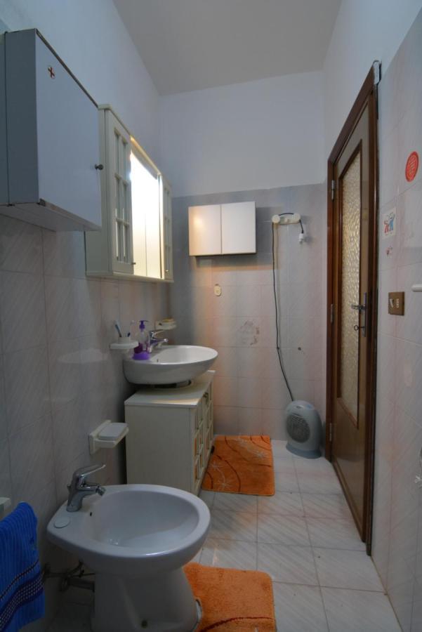 Casa Vacanze I Girasoli Iglesias Ngoại thất bức ảnh